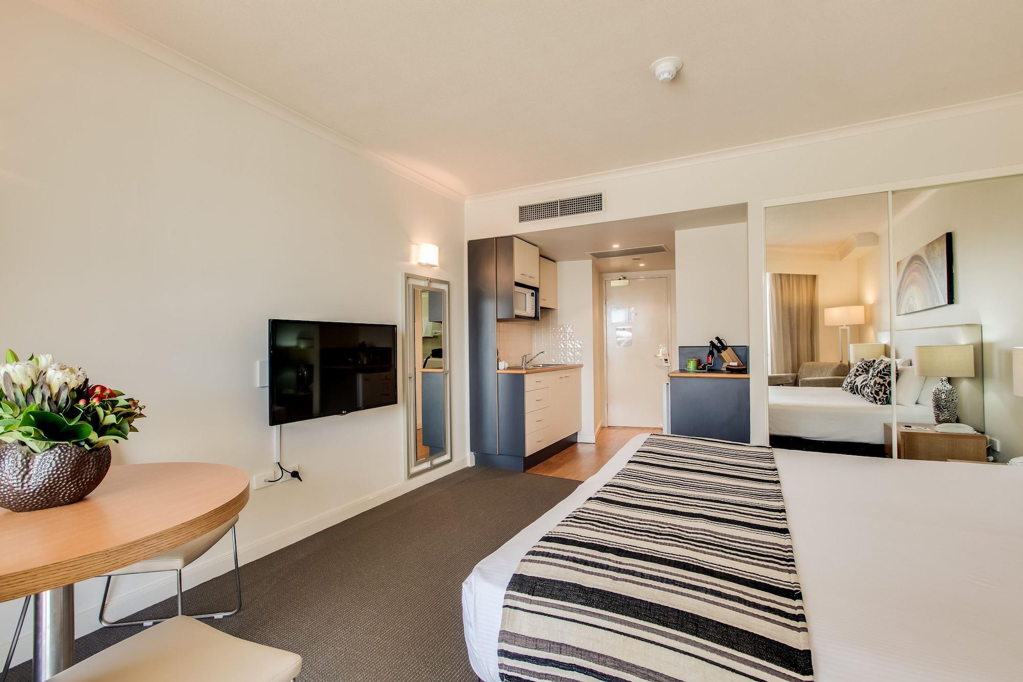 Central Cosmo Apartment Hotel Brisbane Exterior photo