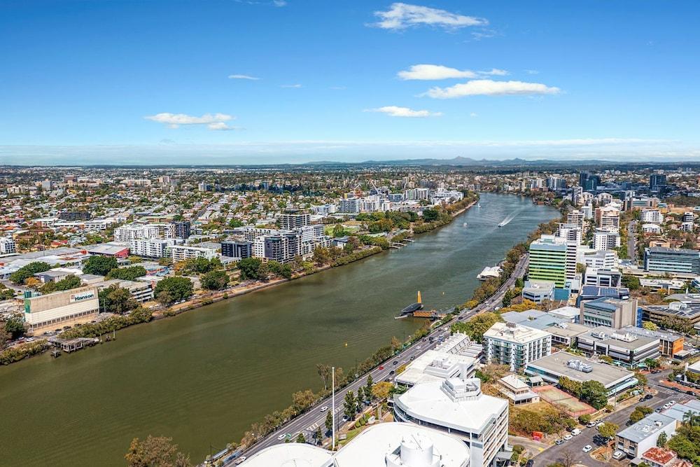 Central Cosmo Apartment Hotel Brisbane Exterior photo