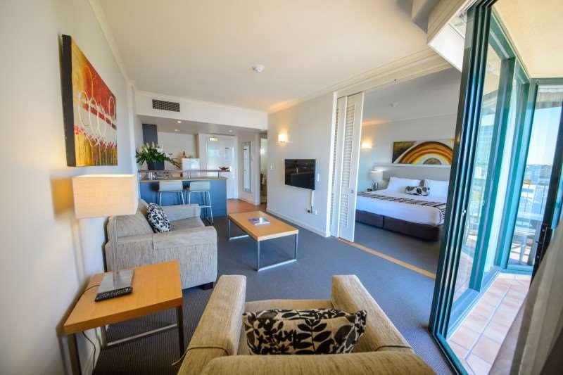 Central Cosmo Apartment Hotel Brisbane Room photo
