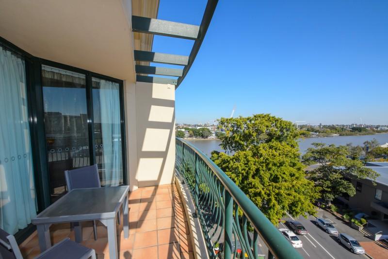 Central Cosmo Apartment Hotel Brisbane Exterior photo