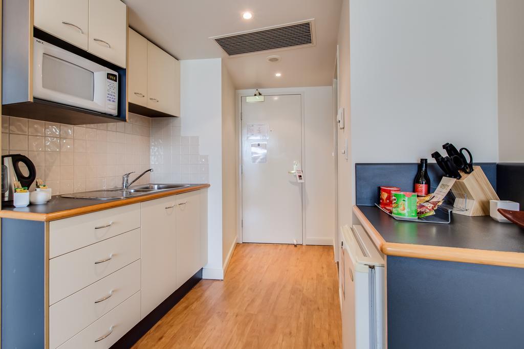 Central Cosmo Apartment Hotel Brisbane Exterior photo