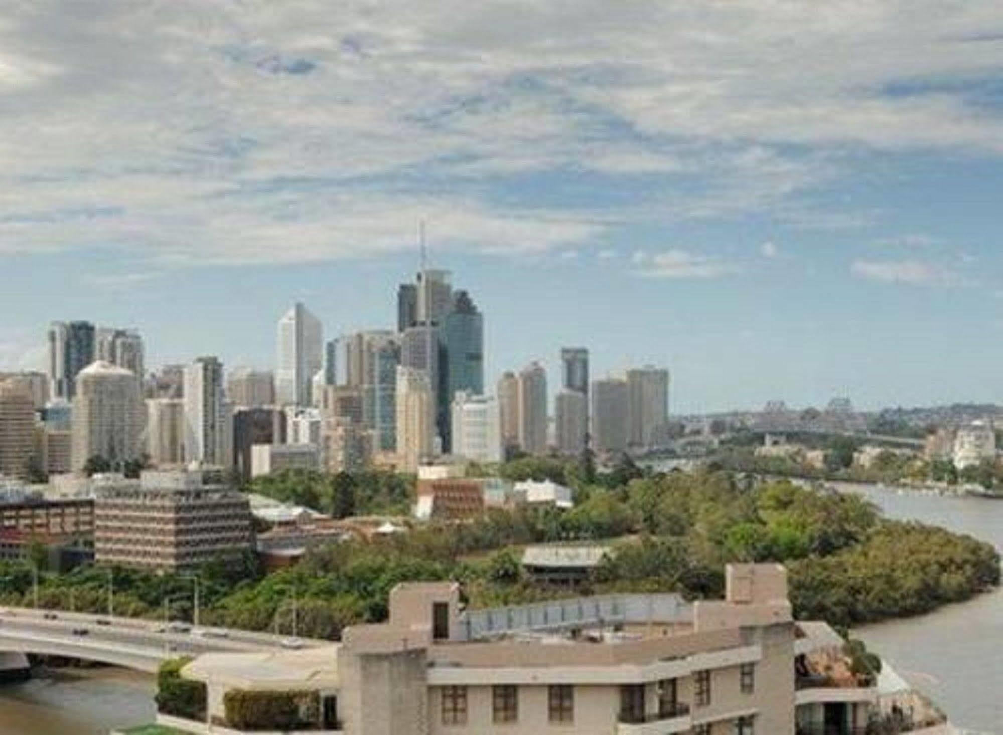 Central Cosmo Apartment Hotel Brisbane Exterior photo