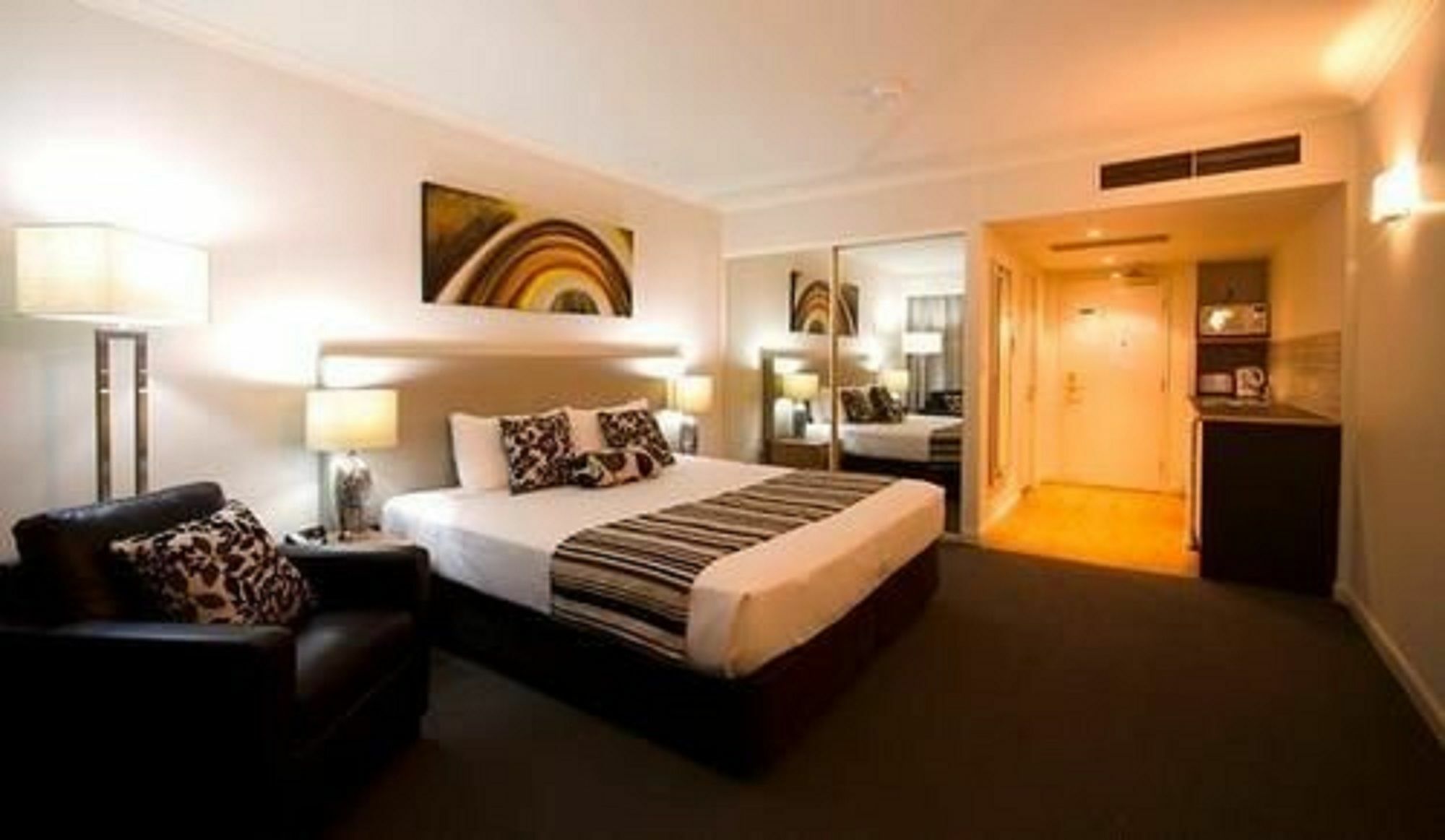 Central Cosmo Apartment Hotel Brisbane Exterior photo